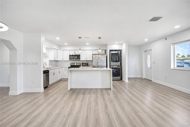 8720 NW 11th St, Pembroke Pines, FL 33024