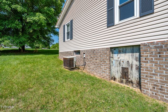 1701 Highpoint Avenue, Kingsport, TN 37665