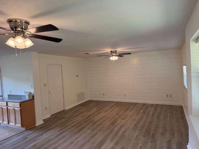 218 SW Rose Marie Lane, Fort Walton Beach, FL 32548