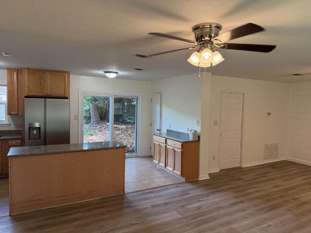 218 SW Rose Marie Lane, Fort Walton Beach, FL 32548
