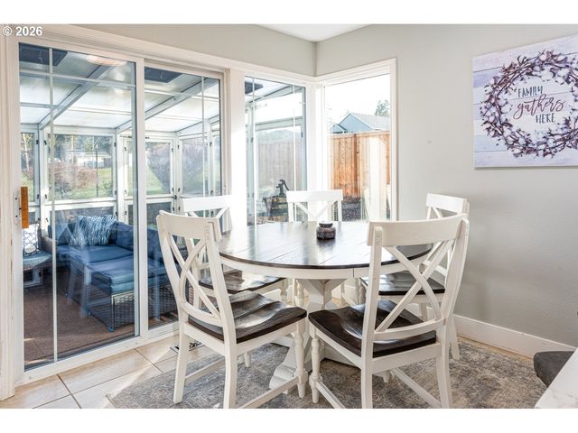 38 DENMARK Loop, Silverton, OR 97381