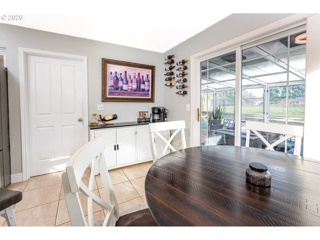 38 DENMARK Loop, Silverton, OR 97381