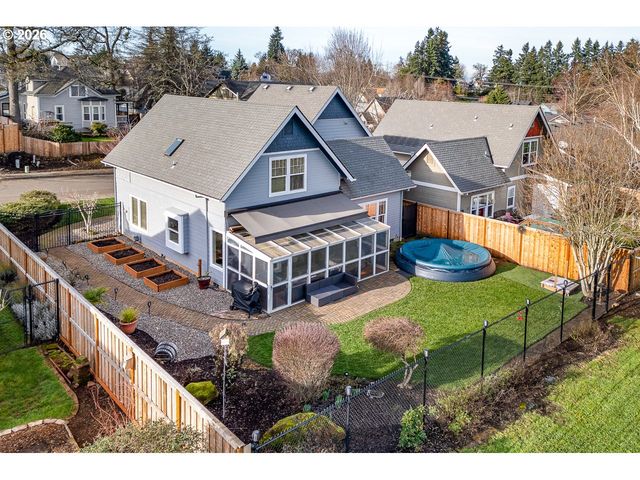 38 DENMARK Loop, Silverton, OR 97381