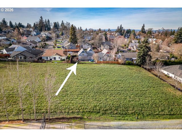 38 DENMARK Loop, Silverton, OR 97381