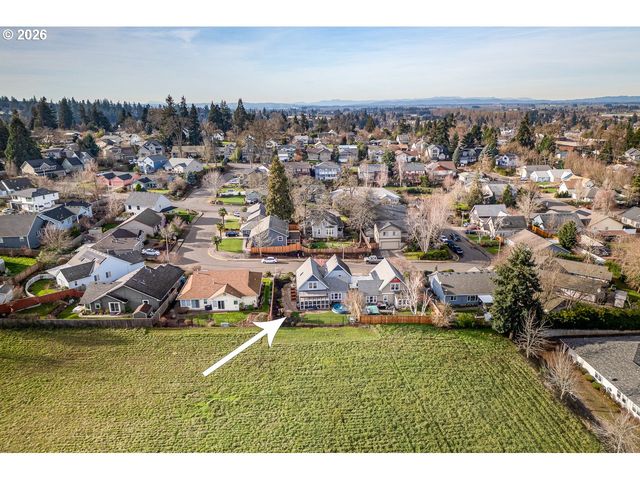 38 DENMARK Loop, Silverton, OR 97381