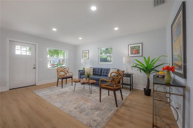 1911 W CHERRY STREET, Tampa, FL 33607