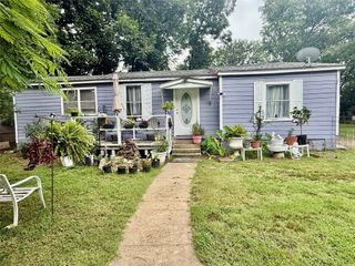909 W Arizona Street, Mt Pleasant, TX 75455
