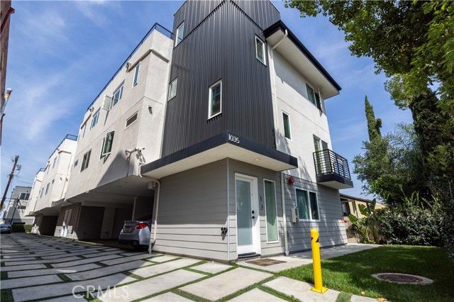 1035 N Serrano, Los Angeles, CA 90029