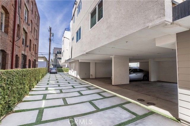 1035 N Serrano, Los Angeles, CA 90029