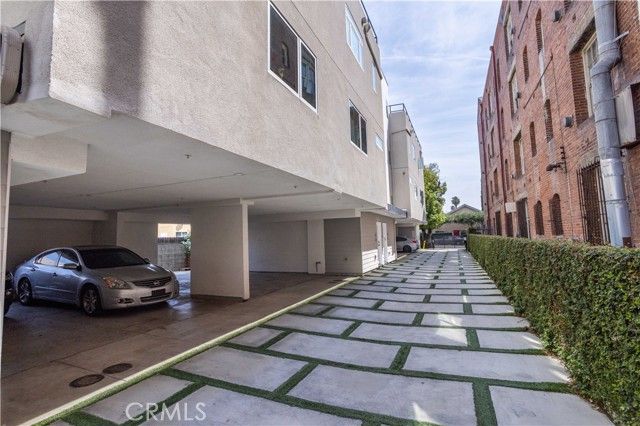 1035 N Serrano, Los Angeles, CA 90029