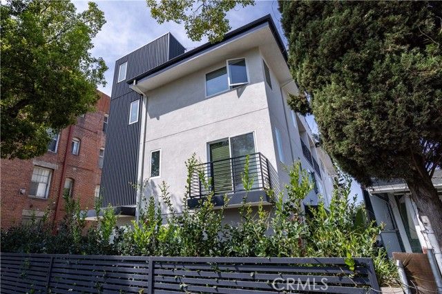 1035 N Serrano, Los Angeles, CA 90029