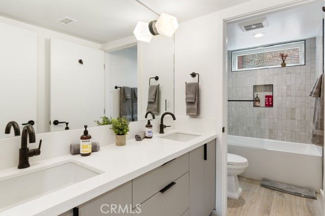 1035 N Serrano, Los Angeles, CA 90029