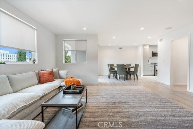 1035 N Serrano, Los Angeles, CA 90029