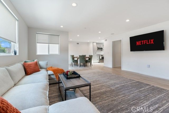 1035 N Serrano, Los Angeles, CA 90029