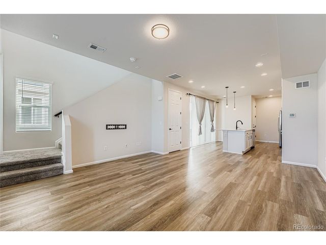 24374 E 42nd Ave, Aurora, CO 80019