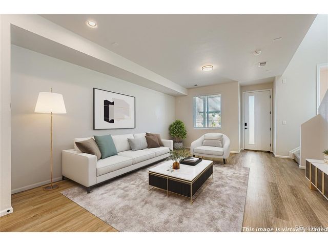 24374 E 42nd Ave, Aurora, CO 80019