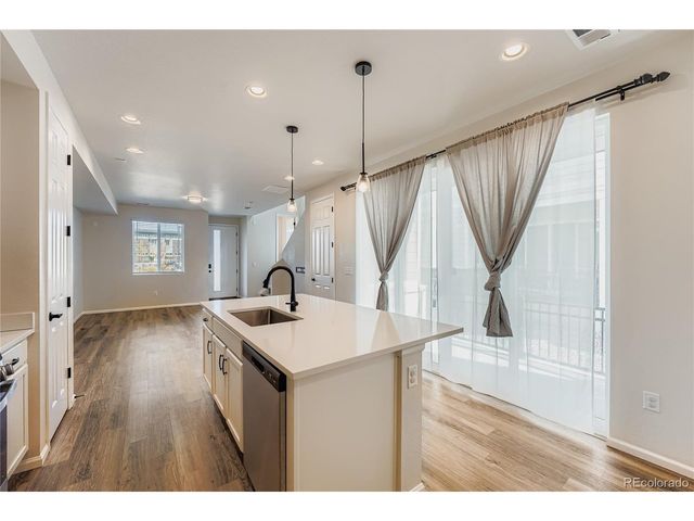 24374 E 42nd Ave, Aurora, CO 80019