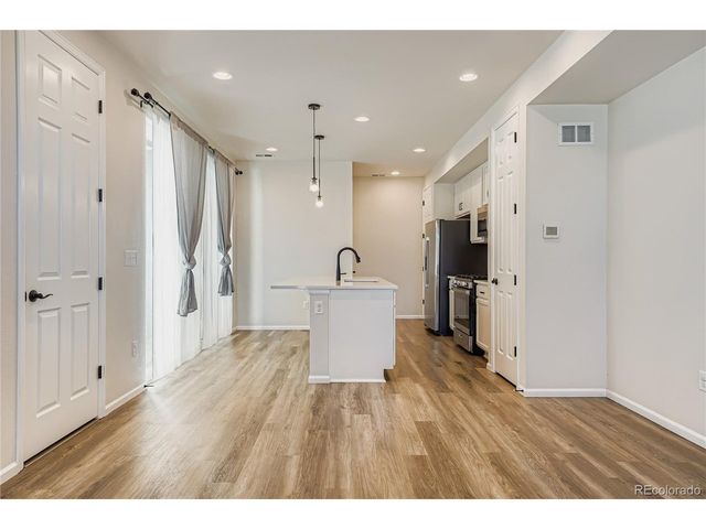 24374 E 42nd Ave, Aurora, CO 80019