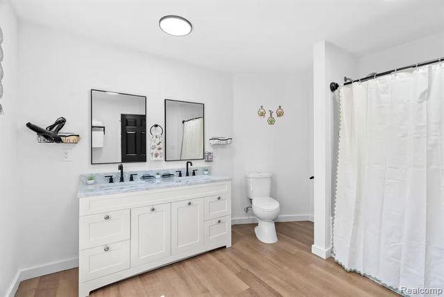 615 W Hodge Avenue, Lansing, MI 48910