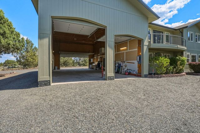 21283 Dove Lane, Bend, OR 97702