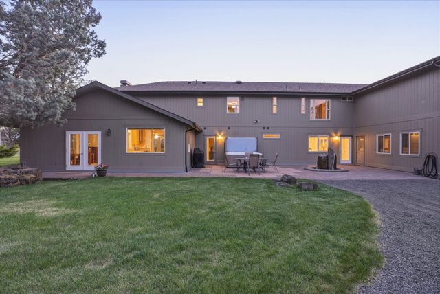 21283 Dove Lane, Bend, OR 97702