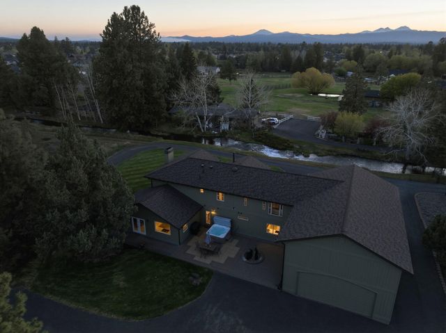 21283 Dove Lane, Bend, OR 97702