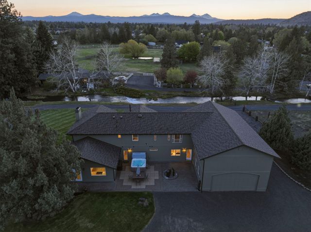 21283 Dove Lane, Bend, OR 97702