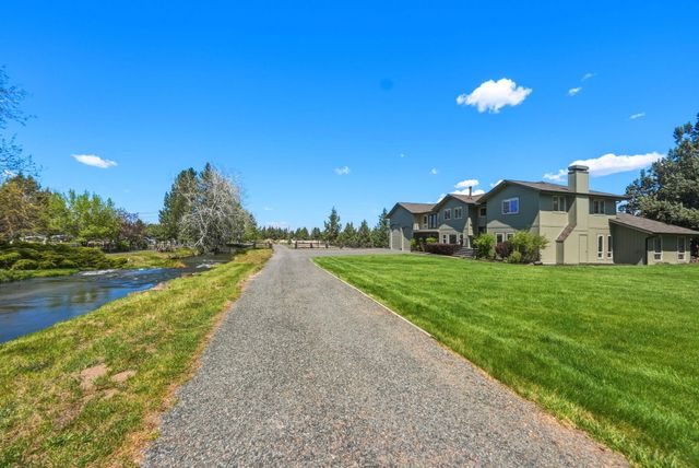 21283 Dove Lane, Bend, OR 97702