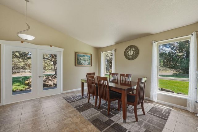 21283 Dove Lane, Bend, OR 97702