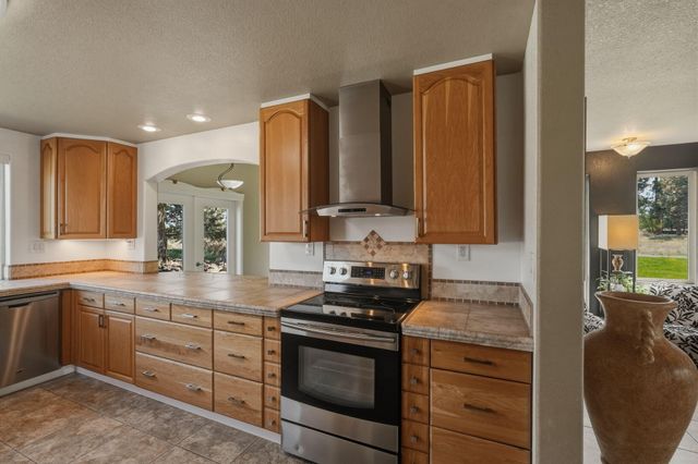 21283 Dove Lane, Bend, OR 97702