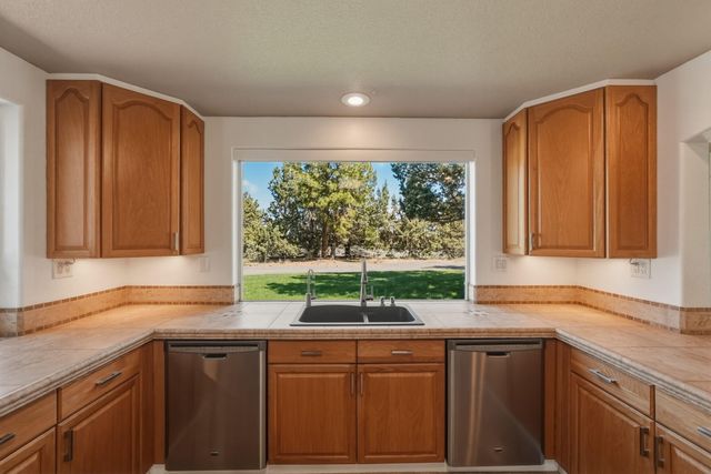 21283 Dove Lane, Bend, OR 97702