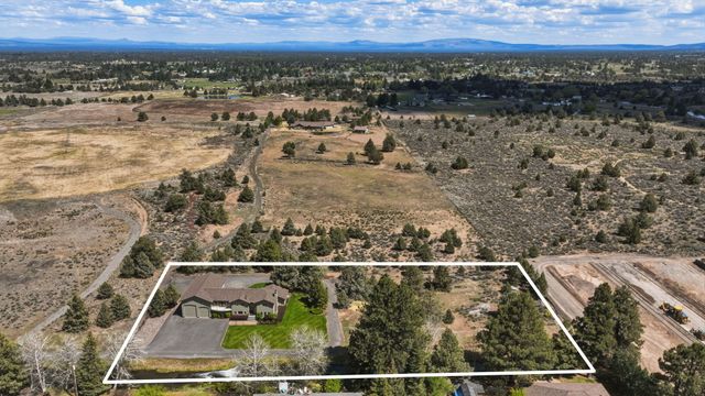 21283 Dove Lane, Bend, OR 97702