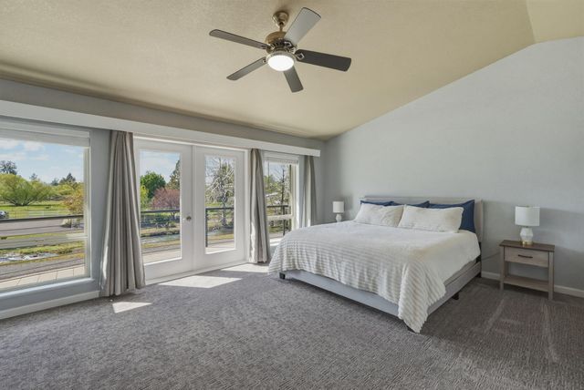 21283 Dove Lane, Bend, OR 97702