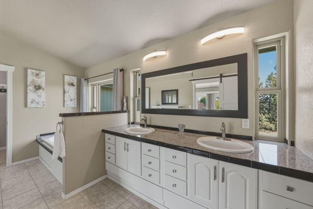 21283 Dove Lane, Bend, OR 97702