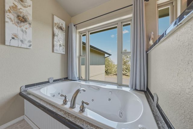 21283 Dove Lane, Bend, OR 97702