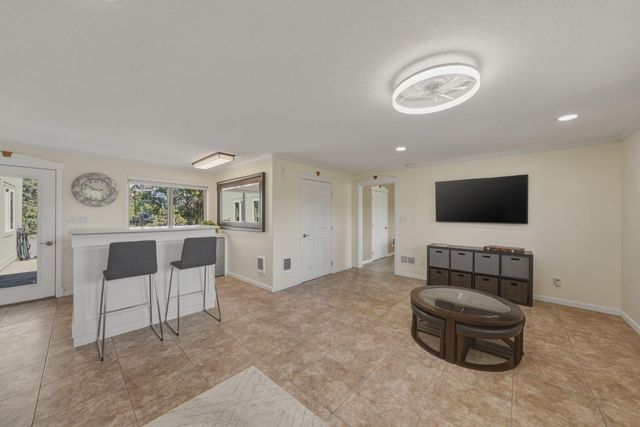 21283 Dove Lane, Bend, OR 97702