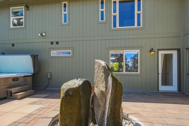 21283 Dove Lane, Bend, OR 97702