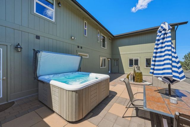 21283 Dove Lane, Bend, OR 97702
