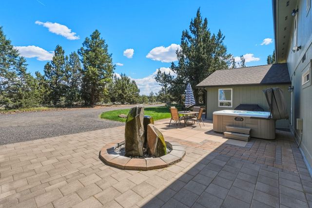 21283 Dove Lane, Bend, OR 97702