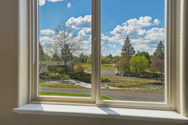 21283 Dove Lane, Bend, OR 97702