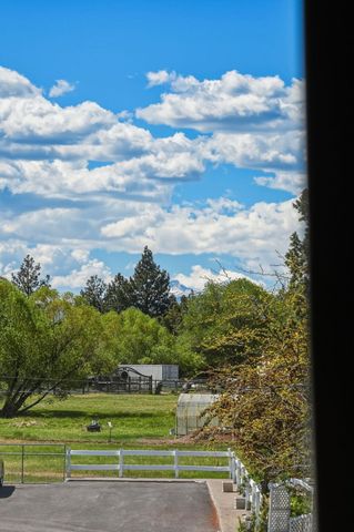 21283 Dove Lane, Bend, OR 97702