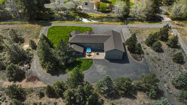 21283 Dove Lane, Bend, OR 97702