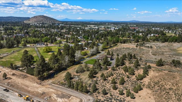 21283 Dove Lane, Bend, OR 97702