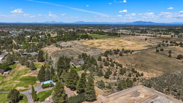 21283 Dove Lane, Bend, OR 97702