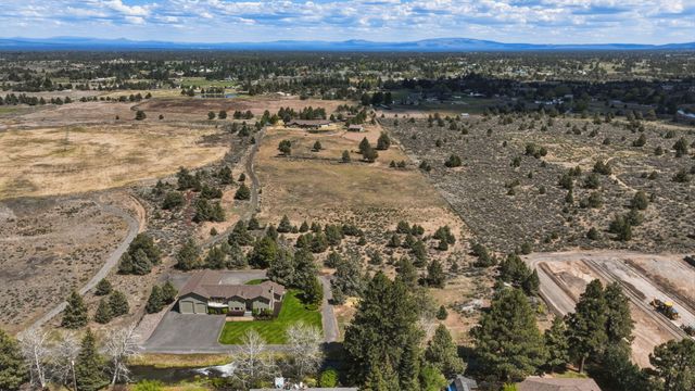 21283 Dove Lane, Bend, OR 97702