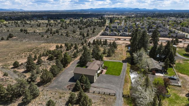 21283 Dove Lane, Bend, OR 97702
