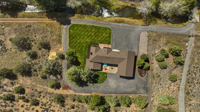 21283 Dove Lane, Bend, OR 97702