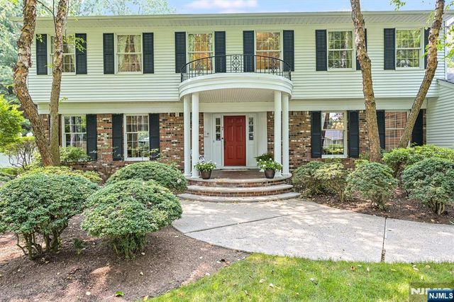 7 Arthur Court, Demarest, NJ 07627