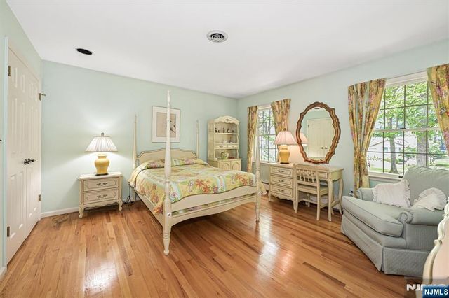 7 Arthur Court, Demarest, NJ 07627