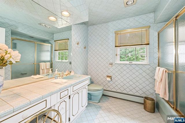 7 Arthur Court, Demarest, NJ 07627